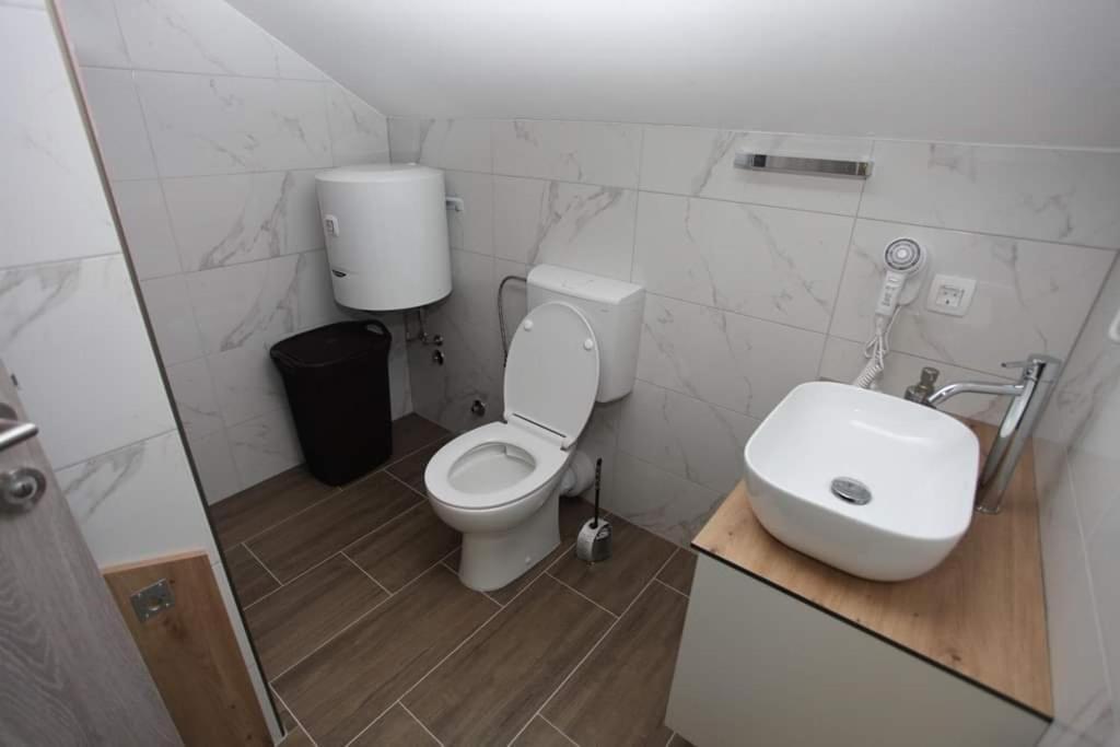 Apartmani Venecia Prozor Zewnętrze zdjęcie